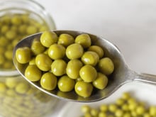 Especialistas concordam: o jantar mais saudável é preparado com uma lata de ervilhas, alho e um copo de caldo de peixe