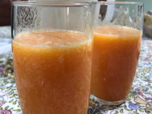 Suco de laranja com mamão