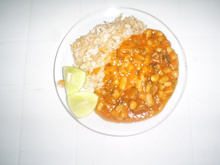 Feijão branco ao molho de tomate