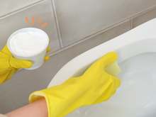 Veja como remover a linha amarela e as incrustações do seu vaso sanitário com apenas 2 ingredientes que você tem em casa