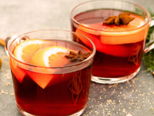 Quentão de vinho simples e rápido com sabor caramelizado irresistível