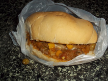 Sanduíche de carne cremoso