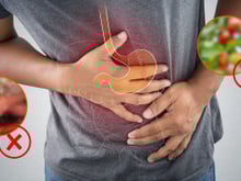 Atenção! Esses são os alimentos que você deve evitar se sofre de gastrite, eles podem estar piorando a situação