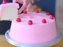 "Bolo mais leve do mundo": conheça o bolo dos anjos e sua textura única e deliciosa