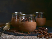 Coloquei café espresso na mousse de chocolate e virou a melhor sobremesa que já fiz na vida