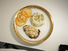 Bife acebolado - apartamento 602 (Carmen)