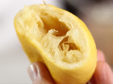 Como aproveitar o bagaço do limão e da laranja na limpeza da cozinha: economize com produtos caros