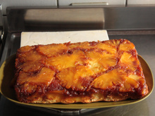 Bolo fácil de abacaxi caramelizado