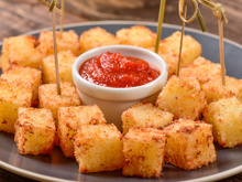 Dadinho de tapioca de queijo cottage feito na airfryer: receita fácil e rápida para um lanche sem lactose perfeito!