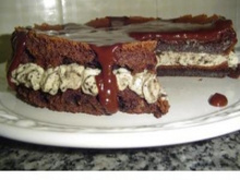 Torta de chocolate com chantilly