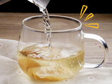 Veja por que você NUNCA deve adoçar o chá (nem com adoçante!)