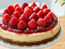 Cheesecake de morango sem forno e sem gelatina com textura firme e cremosa