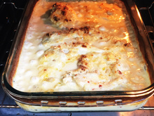 Peito de peru ao molho champignon