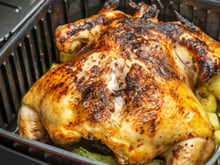 Achado inédito! Air Fryer Oster de 4,5 litros entra em promoção com 70% de desconto