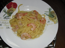 Espaguete com camarão simples