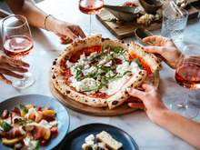 Monte a sua noite da pizza perfeita com esses achadinhos super baratos da Shopee