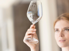 Esse é o truque para deixar os copos de vidro brilhantes e sem embaço como nos restaurantes chiques