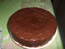 Bolo de chocolate vegan fofo e molhadinho