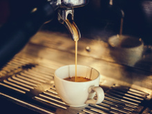 O segredo do expresso perfeito revelado por cientistas: um giro pelo grão, torra, a hora certa de moer e temperatura da água no preparo