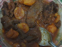 Bife de panela com batatas à la Mama