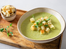 Creme de legumes com brócolis é a receita para fazer no frio e fortalecer a imunidade