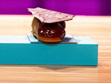 Eclair de Chocolate com Grumixama