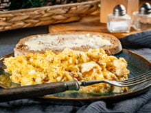 O TudoGostoso revela qual é a melhor escolha entre omelete e pão com ovo para evitar picos de glicose