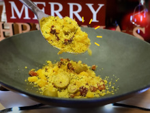 Com bacon e farinha de milho: essa é a melhor farofa para rechear frango ou qualquer outra ave no Natal