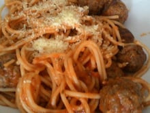 Espaguete com almôndegas