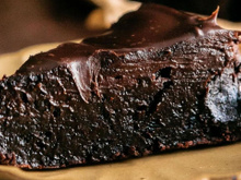 Bolo mole de chocolate SEM FARINHA DE TRIGO e com apenas 4 ingredientes: receita muito fácil, já fiz várias vezes