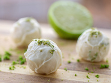 Bombom de limão maravilhoso: aprendi uma receita fácil que parece de confeiteiro profissional e estou viciada nesse doce
