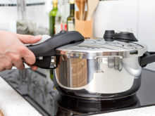 Panela de pressão: saiba como utilizar o acessório da maneira correta para aumentar sua durabilidade