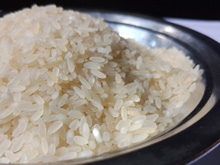 Se você preparar o arroz velho desse jeito, ele fica tão brilhante quanto arroz recém-colhido