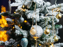 Que tal uma decoração diferente de Natal? Veja ideias de como usar seus enfeites natalinos de um jeito nunca visto antes