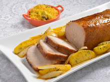 Lombo com maçã verde e cebolas