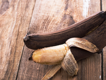 As bananas ficarão frescas e sem escurecer por mais 2 semanas se armazenadas em um lugar que você nunca pensou