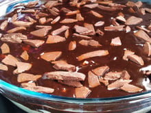 Pavê de leite ninho com cobertura de chocolate