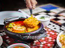 O segredo do TudoGostoso para não talhar o leite de coco na moqueca de peixe