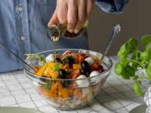 Os chefs espanhóis concordam: "O melhor molho para salada não é apenas azeite e vinagre; fica muito melhor com picles."