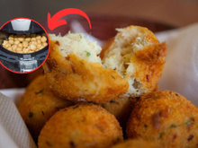 Quem tem air fryer precisa fazer esse bolinho de bacalhau simples, o melhor petisco para as festas