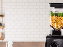 Esquenta 0.9: liquidificador Oster 1400 está pela metade do preço na Amazon