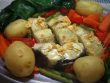 Bacalhau com batatas ao murros e legumes do seu Zé