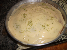 Bolo de limão com cobertura especial