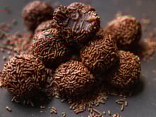 Como fazer brigadeiro sem leite condensado: descubra truques culinários