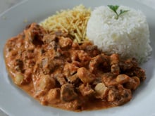 Estrogonofe de carne ou frango universal