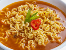 Se você não conseguiu comer o miojo todo, não jogue fora na pia, nem no vaso sanitário: um chef revela o jeito certo de fazer isso