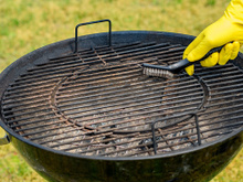 Como limpar a grelha do churrasco em minutos? Essas são as 3 melhores dicas