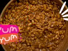 Uma Festa Junina com esse pé de moleque cremoso de 4 ingredientes eleva o evento a outro patamar