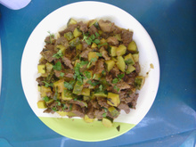 Refogado de abobrinha com carne