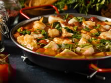 Essa receita é a maior herança que a minha avó: caldeirada de peixe à portuguesa é o prato que não pode faltar nos almoços em família